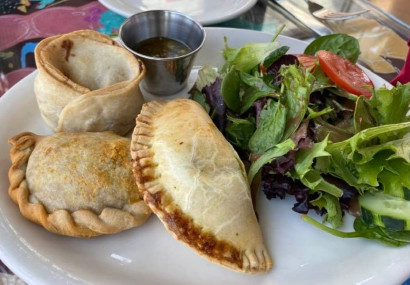 Cafecito Empanadas 1_edited