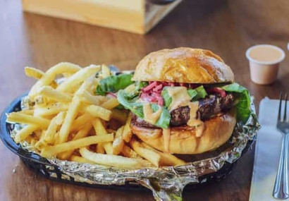 The Burger Stand _Burro Alley-kobe-burger_edited